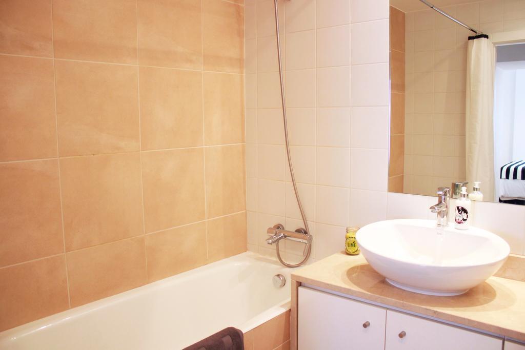 Joivy Modern 1-Bed Apt With Terrace, Moments From Sao Bento Palace Lizbona Zewnętrze zdjęcie