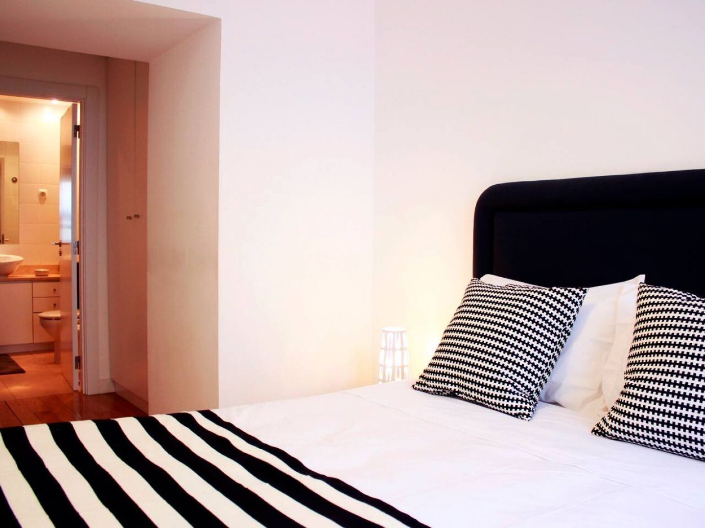 Joivy Modern 1-Bed Apt With Terrace, Moments From Sao Bento Palace Lizbona Zewnętrze zdjęcie